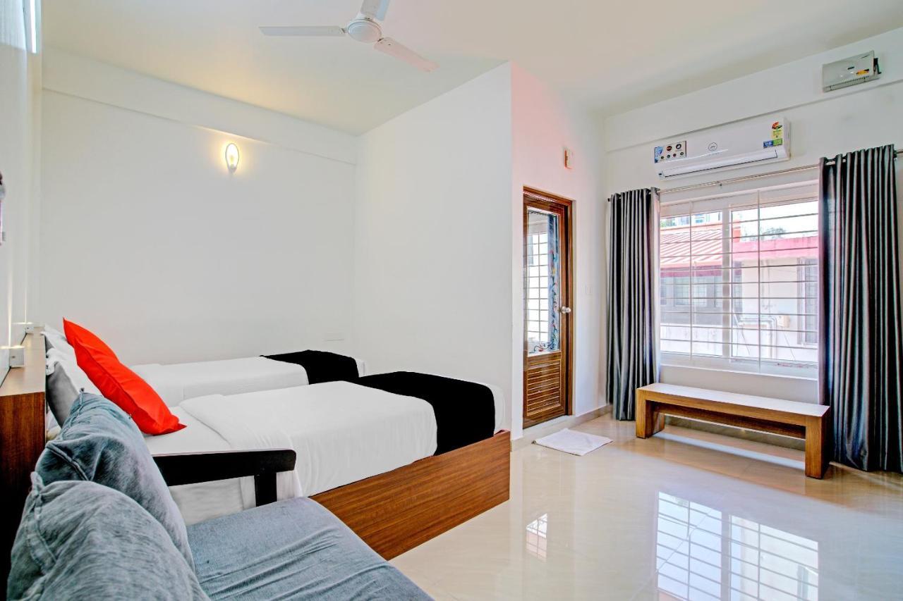 Vaccinated Staff- Capital O 74715 Phoenix Holidays Hotel Kochi Exterior foto